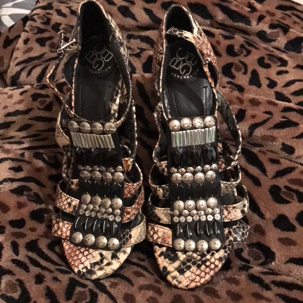 BCBG Generation snake like beautiful heels. Size 6